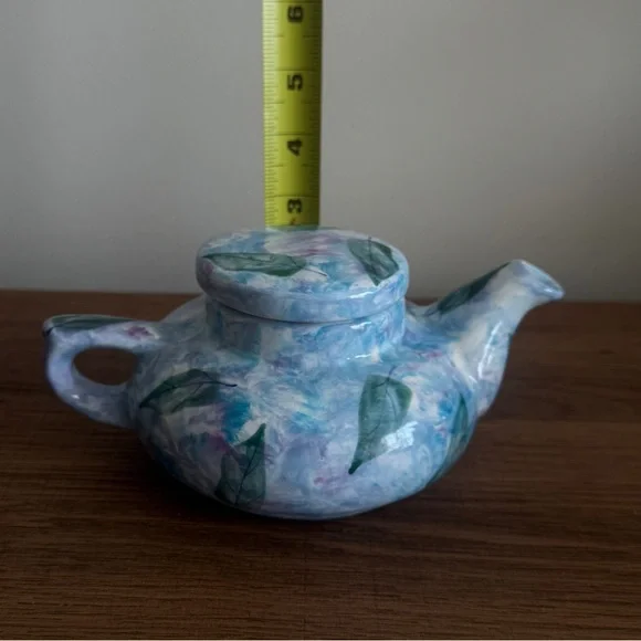 Handcrafted Ceramic Teapot with Leaf Design - Picture 6 of 7